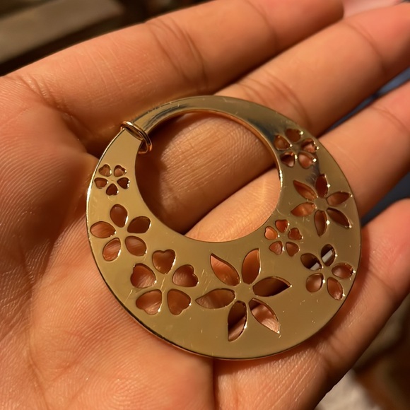 Earring - Picture 3 of 3